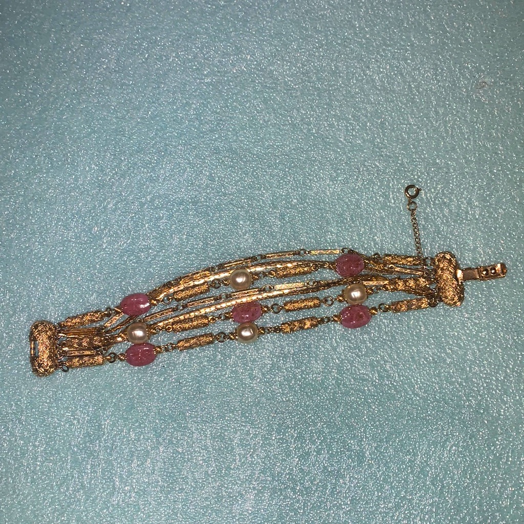 Vendome Gold Bracket